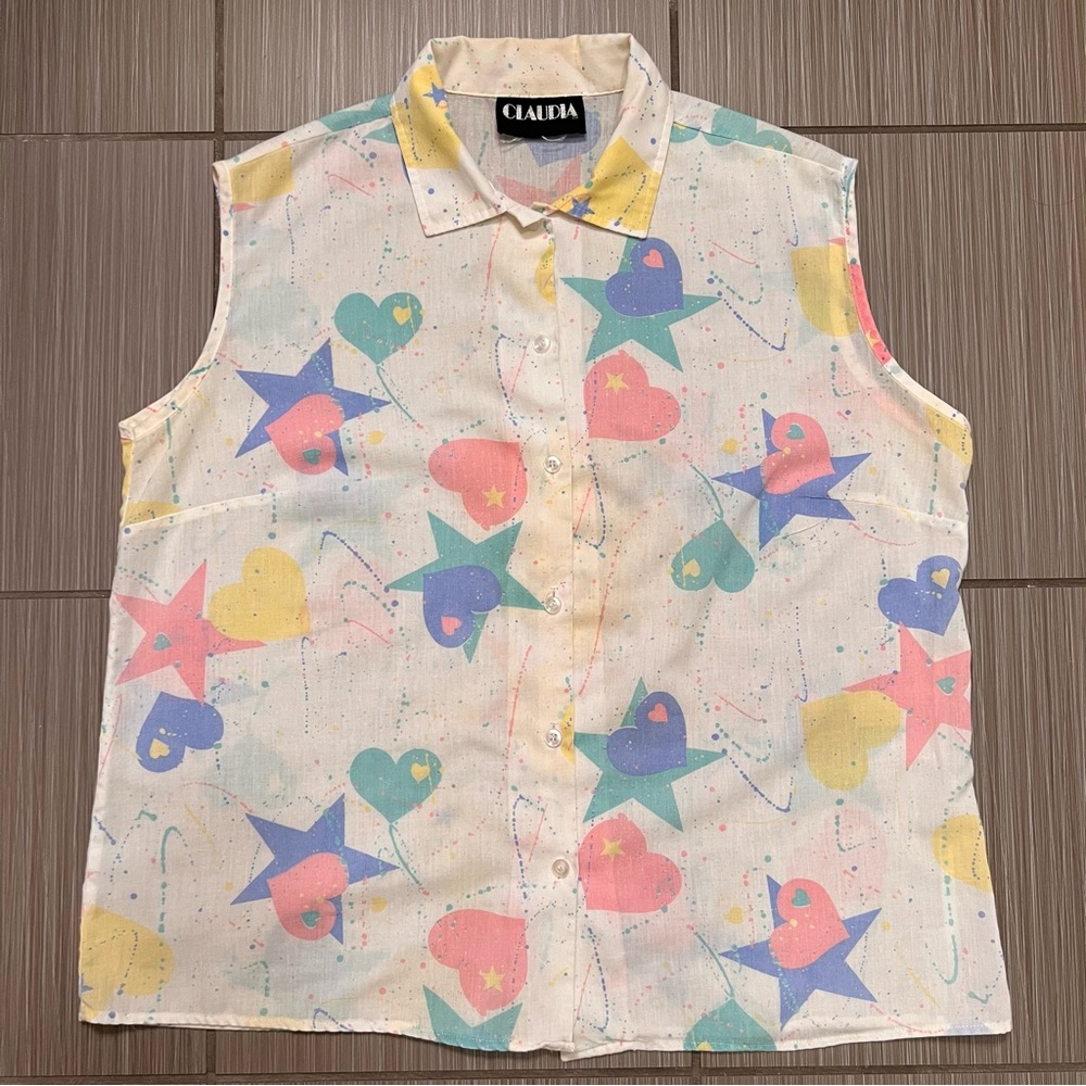Vintage 80s 90s hearts stars Claudia brand sleeveless button-up blouse geometric